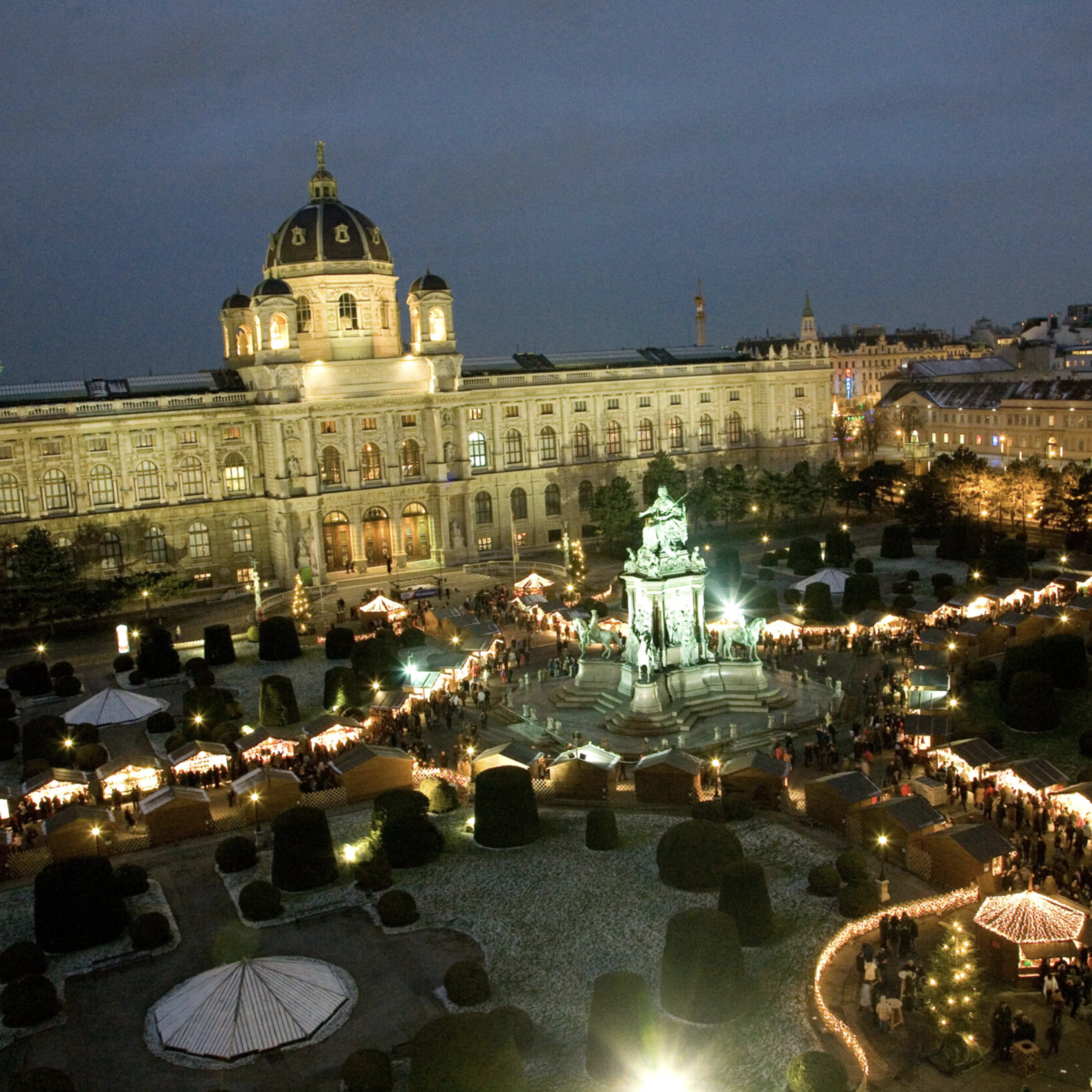 Weihnachtsdorf Maria-Theresien-Platz