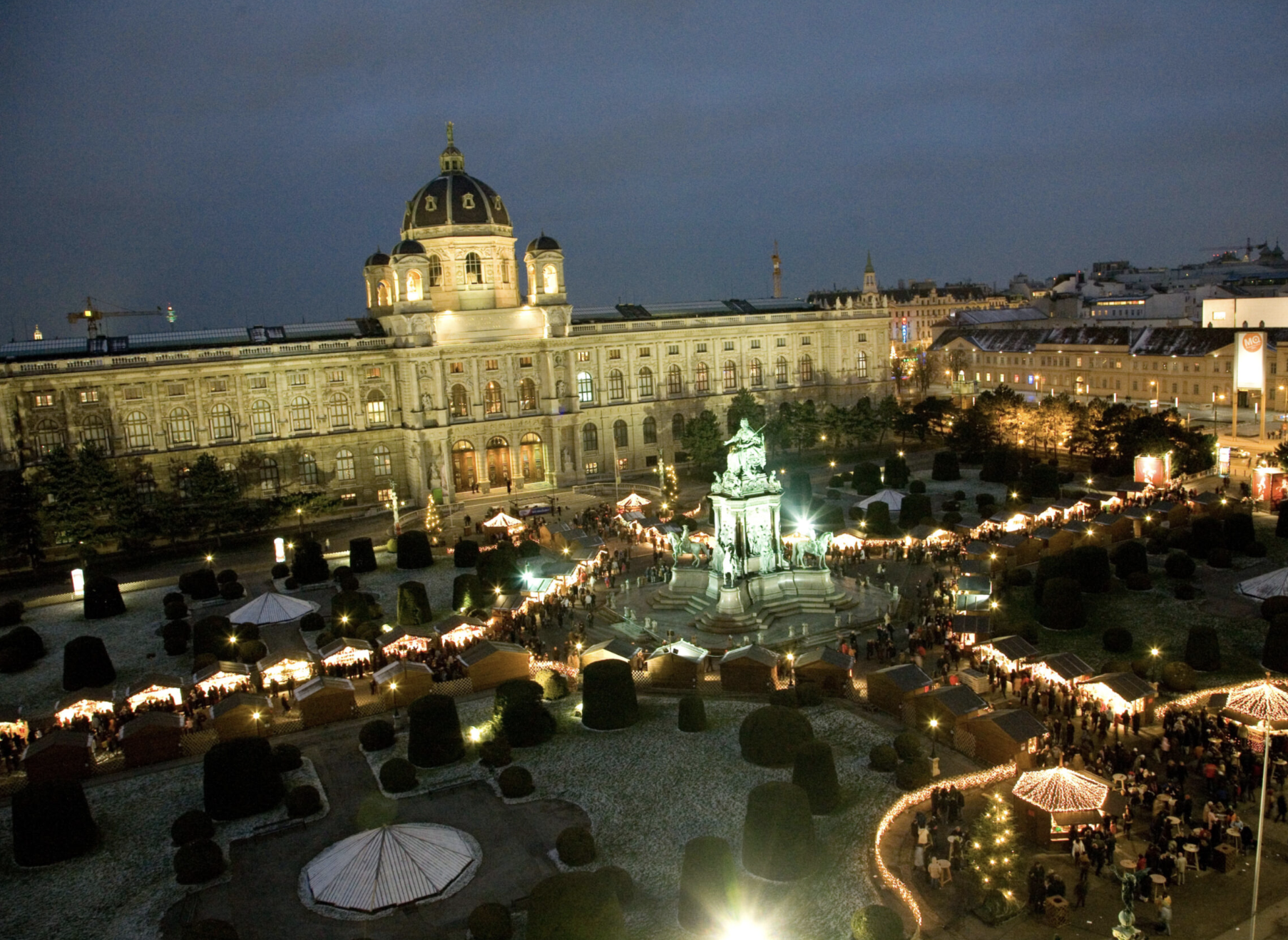 Weihnachtsdorf Maria-Theresien-Platz